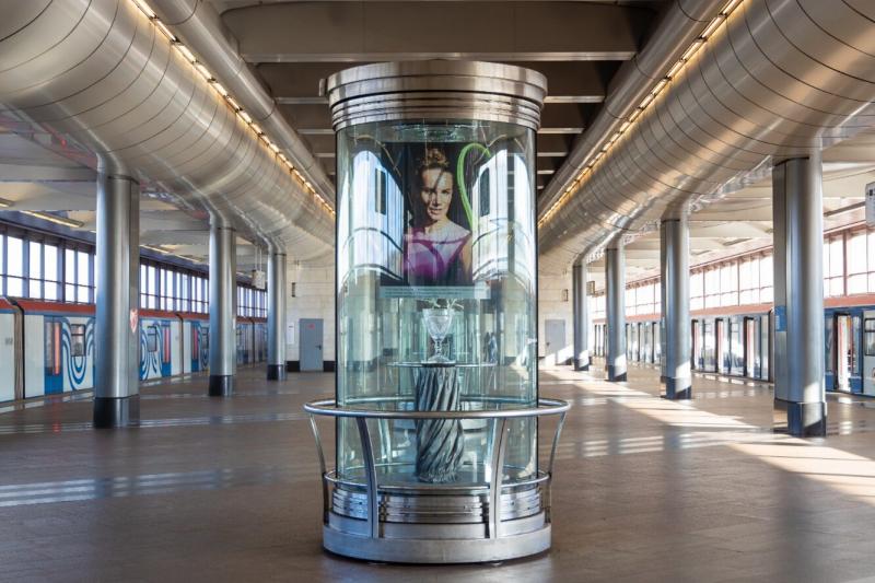 Станция метро: «Воробьёвы горы», «Нахимовский проспект», «Тушино».